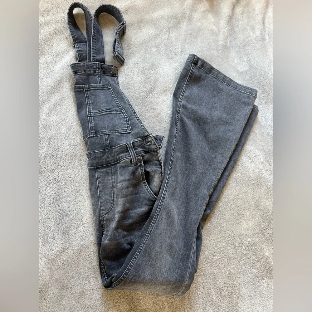 Free People We The Free Black Carly Mid Rise Flare Overalls Size 24 - Picture 11 of 11